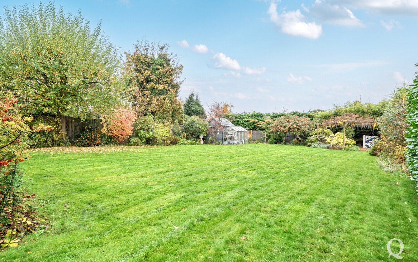 2025 DECEMBER QUEALY PARK AVENUE SITTINGBOURNE GARDEN