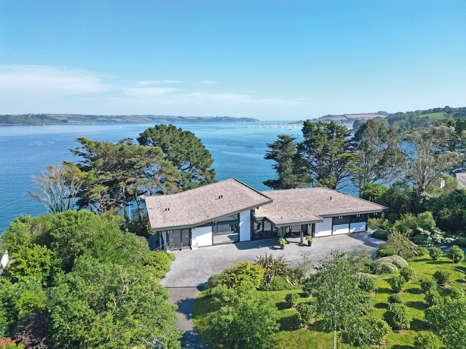 2026 june quealy a holiday home to dream about in cornwall 3