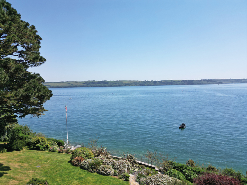2026 june quealy a holiday home to dream about in cornwall 5