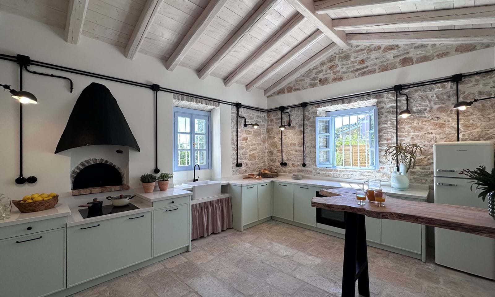 ALAMANDA 7 KITCHEN WIDE