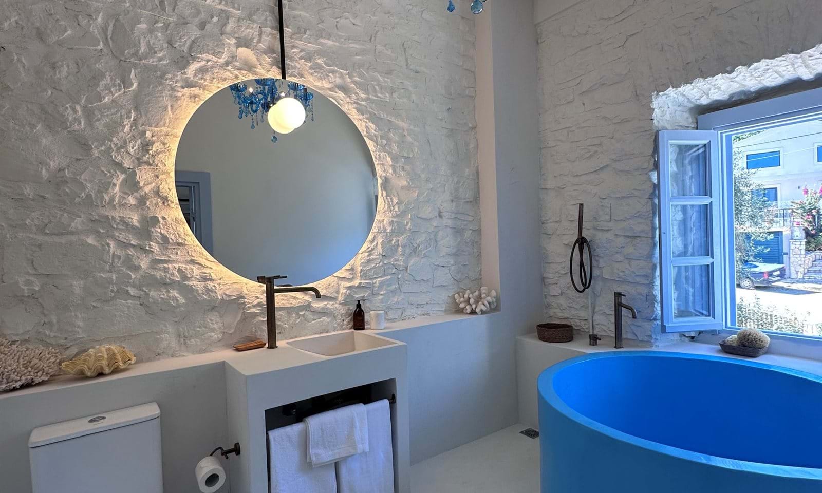 ALAMANDA 9 BATHROOM